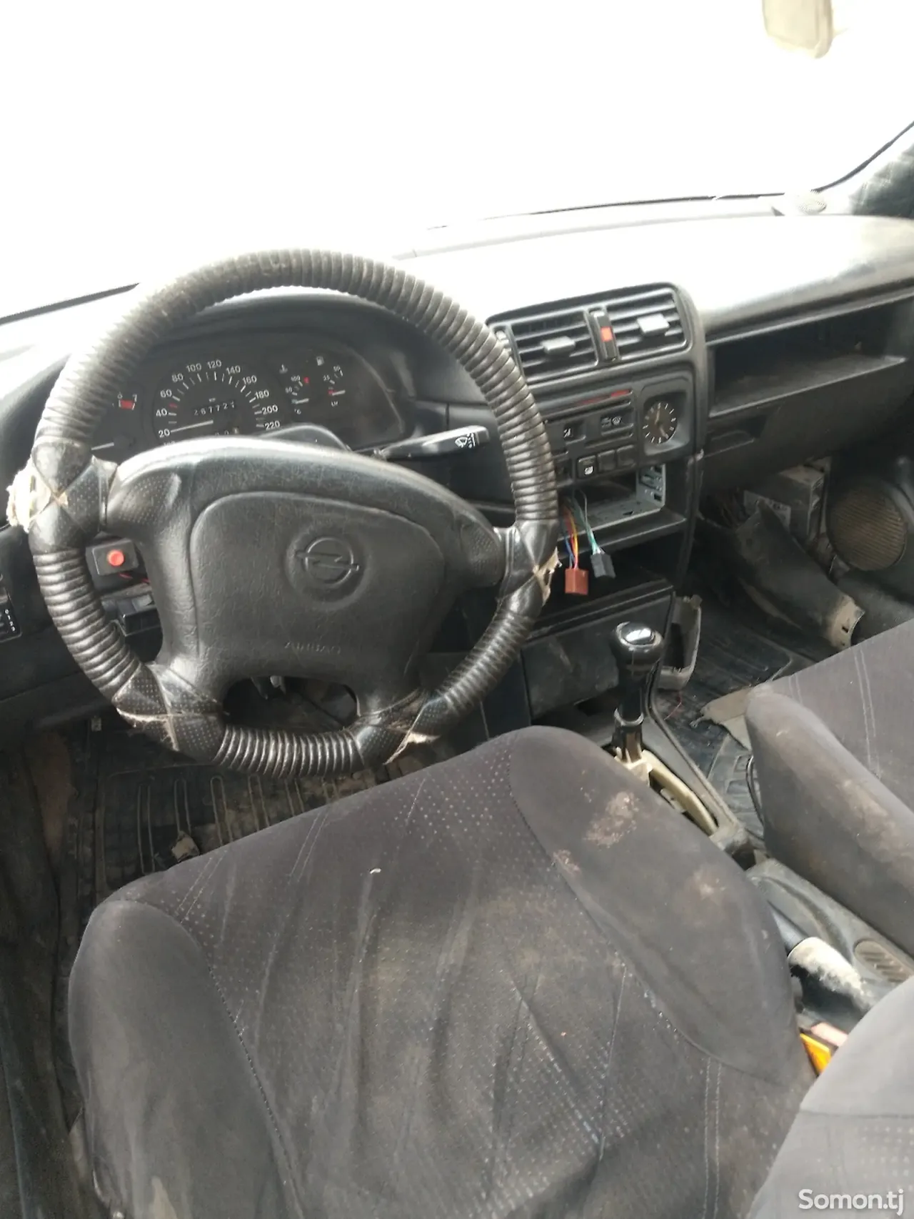Opel Vectra A 1994 · 1.6 MT