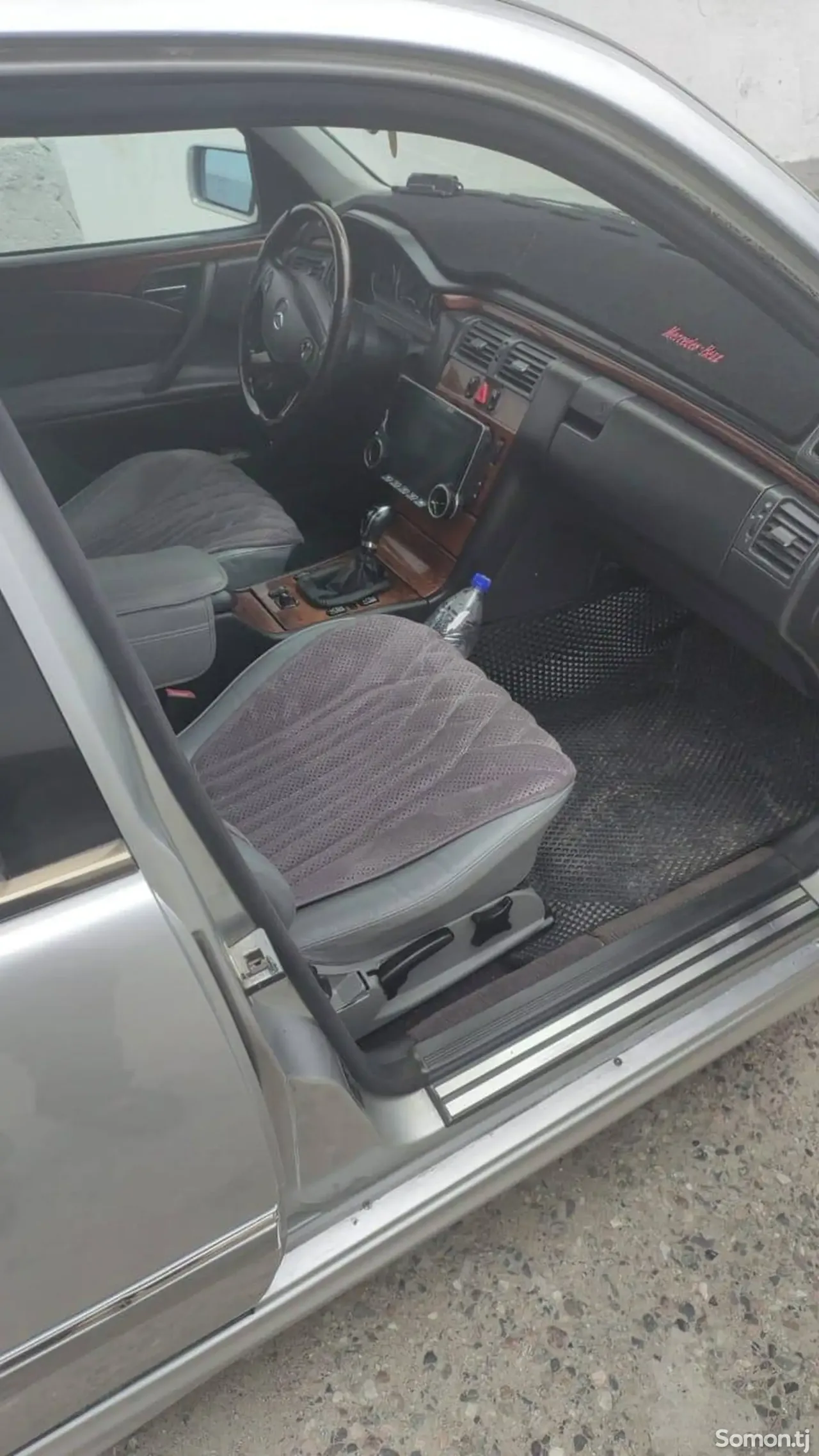 Mercedes-Benz E class 1999 · 2.1 MT