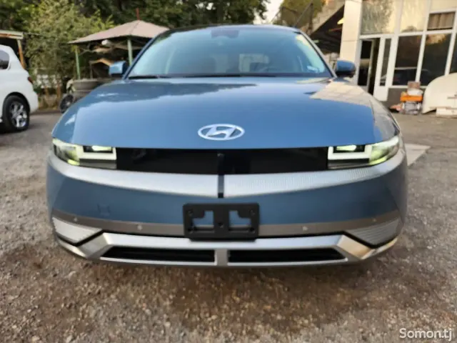 Hyundai IONIQ 2025 · AT