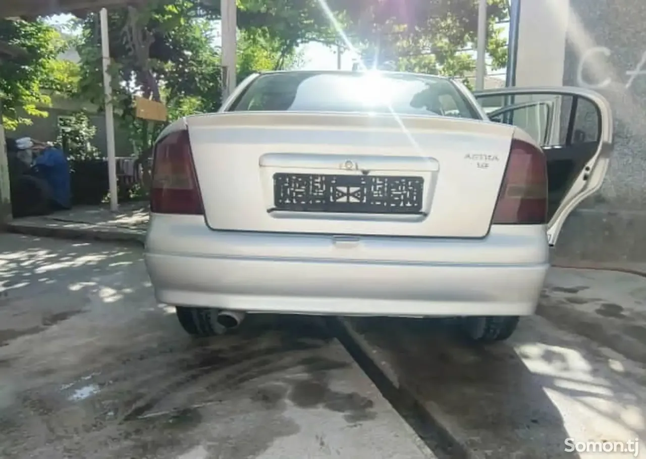 Opel Astra G 1999 · 1.6 AT