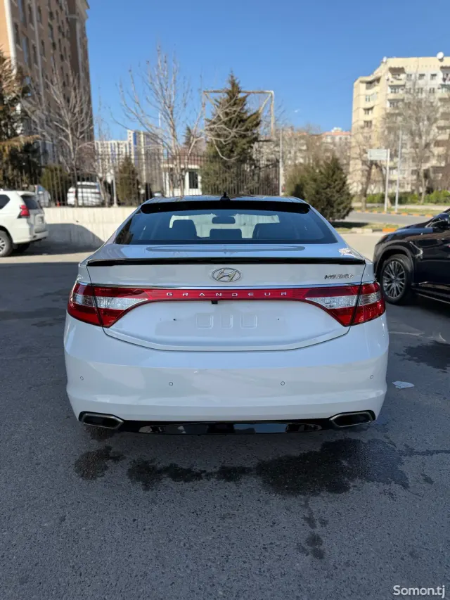 Hyundai Grandeur 2016 · 2.4 AT
