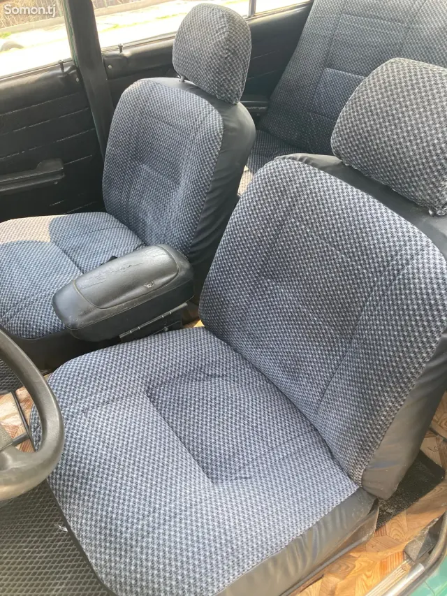 Lada (ВАЗ) 2106 1988 · 0.6 MT