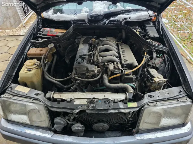Mercedes-Benz E class 1994 · 2.5 MT