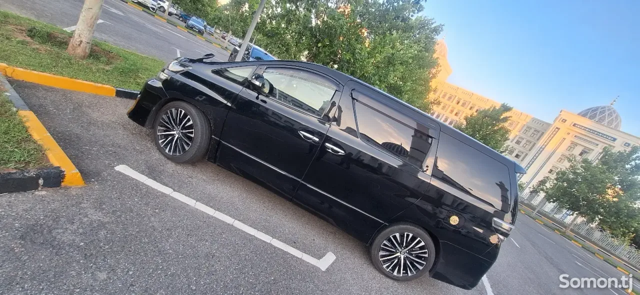 Toyota Vellfire 2014 · 2.4 AT