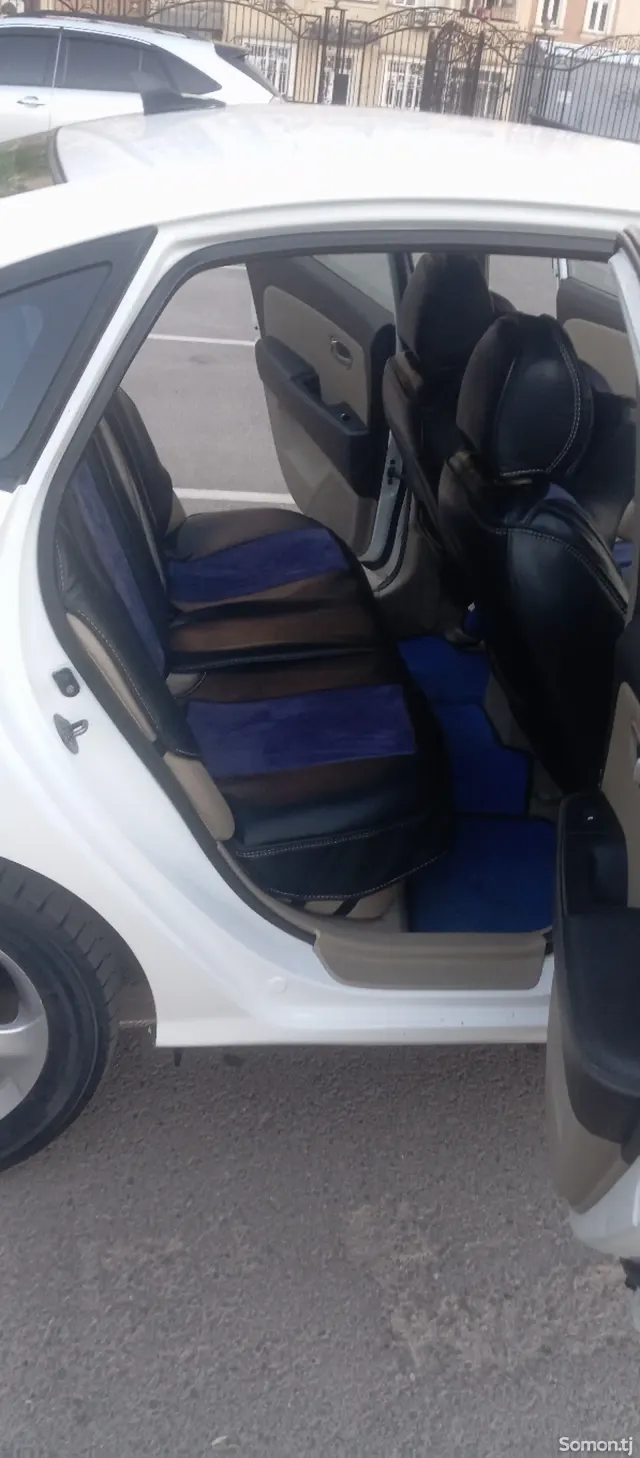 Hyundai Avante 2008 · 1.6 AT