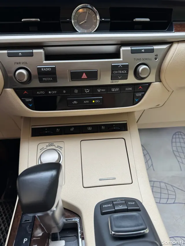 Lexus ES series 2015 · 3.0 AT