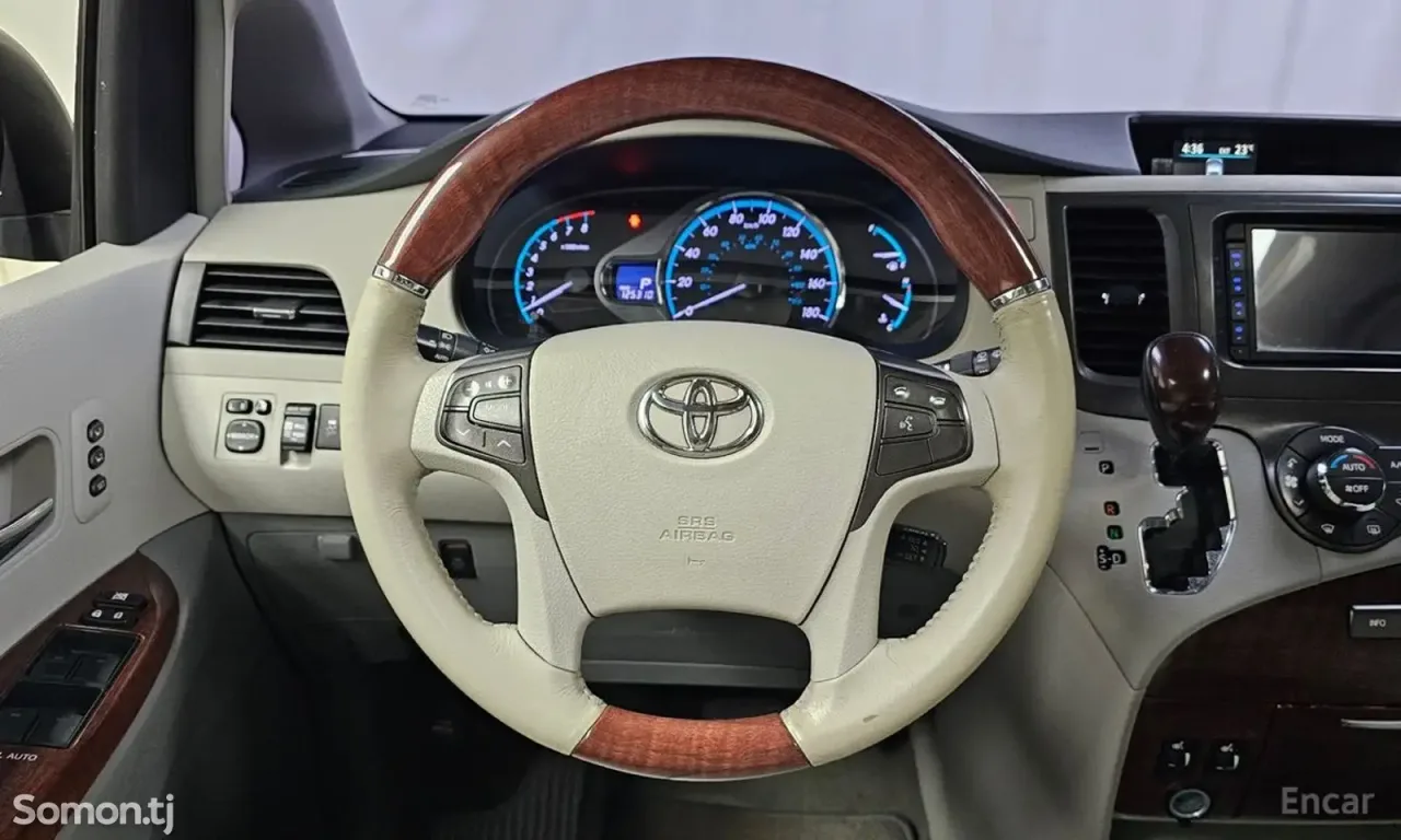Toyota Sienna 2014 · 3.5 AT