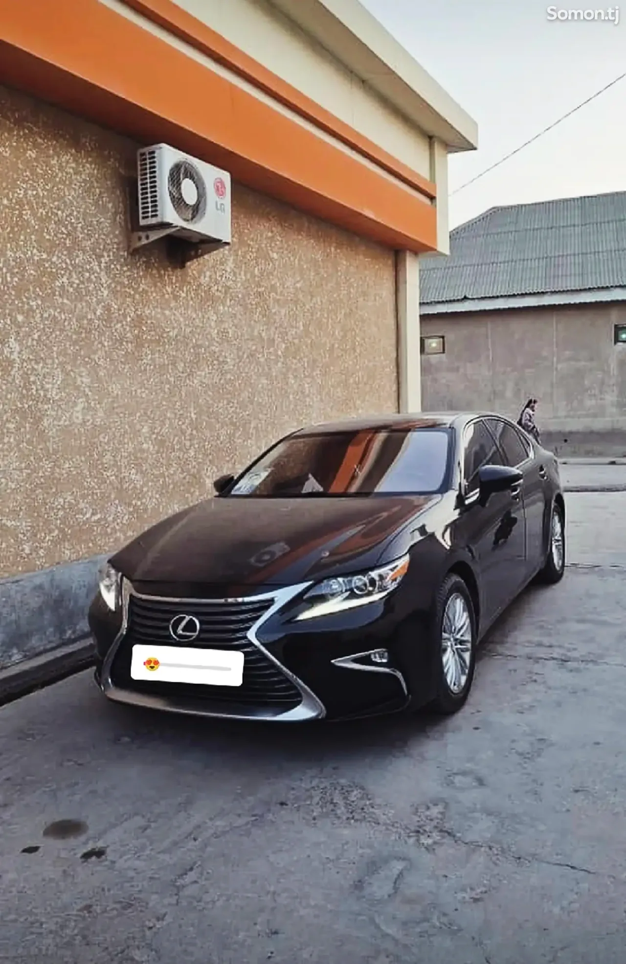 Lexus ES series 2017 · 3.5 AT