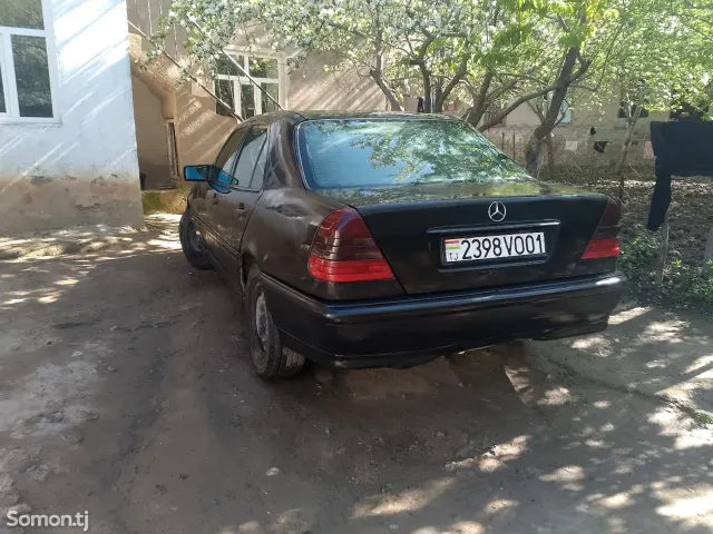 Mercedes-Benz C class 1995 · 2.0 MT