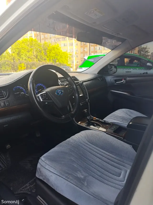 Toyota Camry 2015 · 2.5 AT