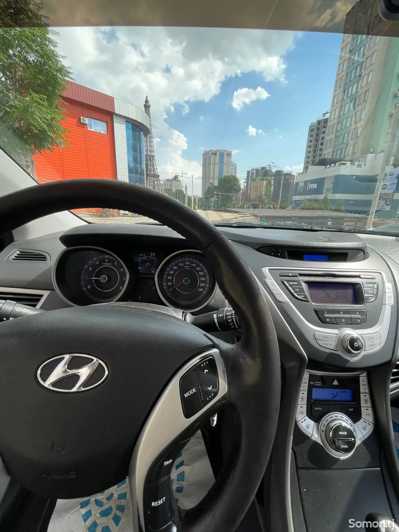 Hyundai Avante 2011 · 1.6 AT