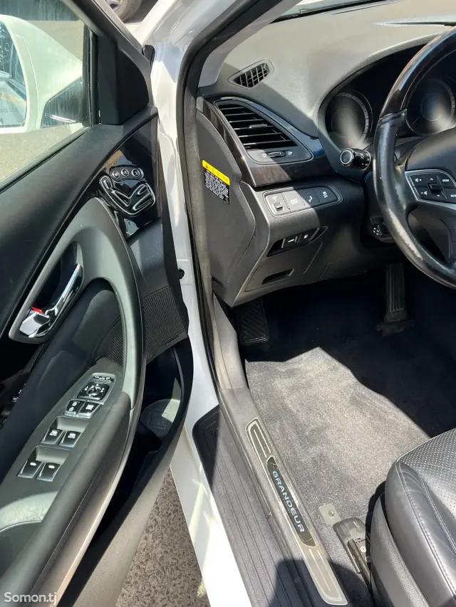 Hyundai Grandeur 2014 · 2.4 AT