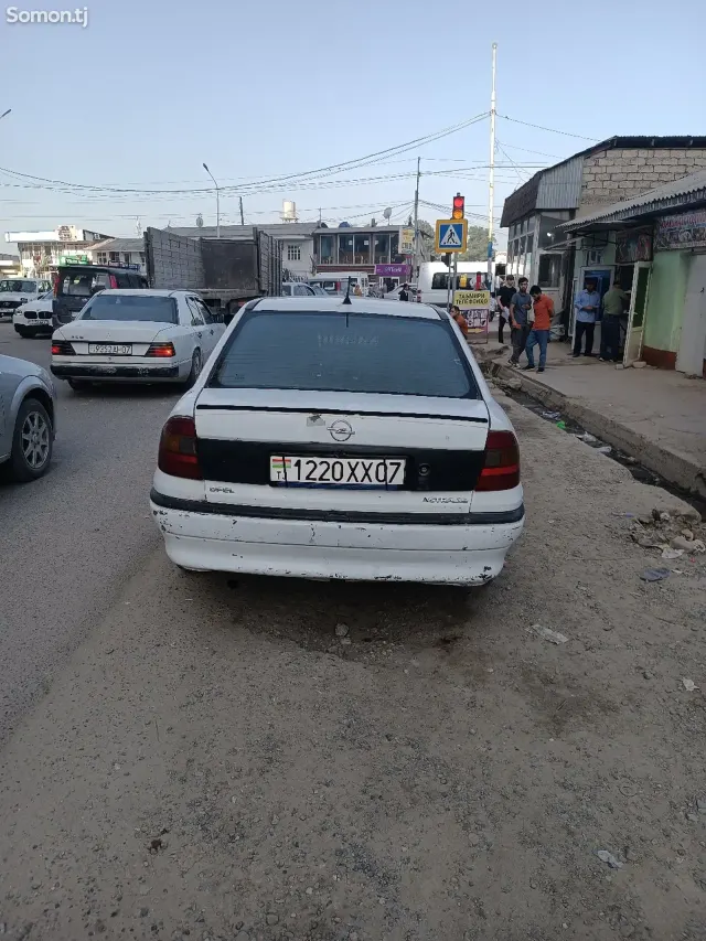 Opel Astra F 1992 · 1.6 MT