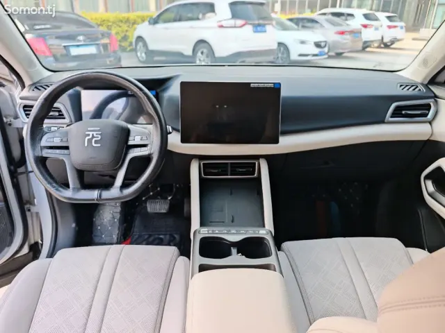 BYD Yuan Up 2025 · AT