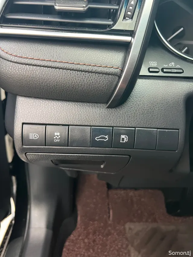 Toyota Camry 2019 · 2.5 AT