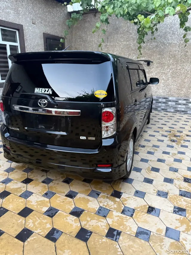 Toyota Rumion 2015 · 1.8 AT