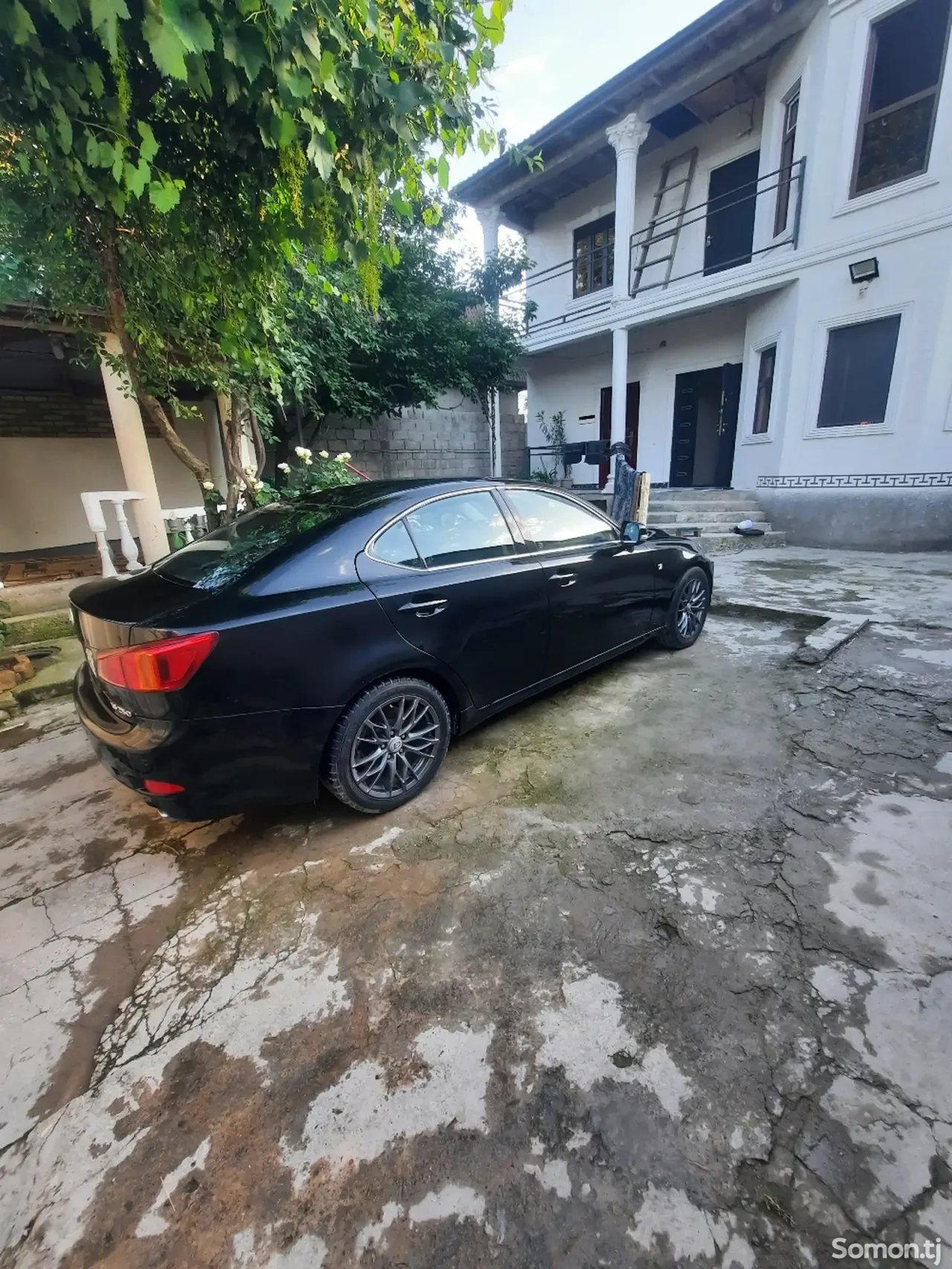 Lexus IS series 2010 · 2.5 AT