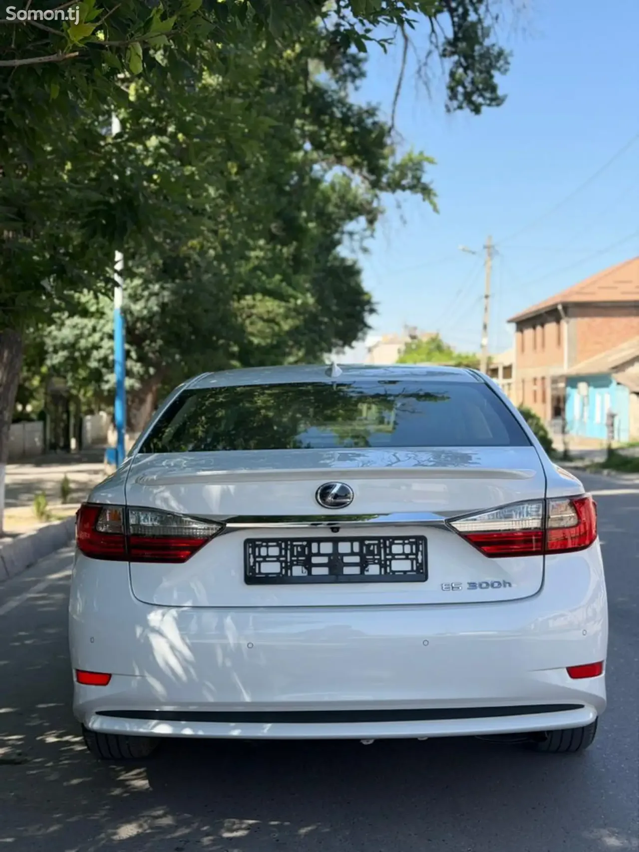 Lexus ES series 2018 · 2.5 AT