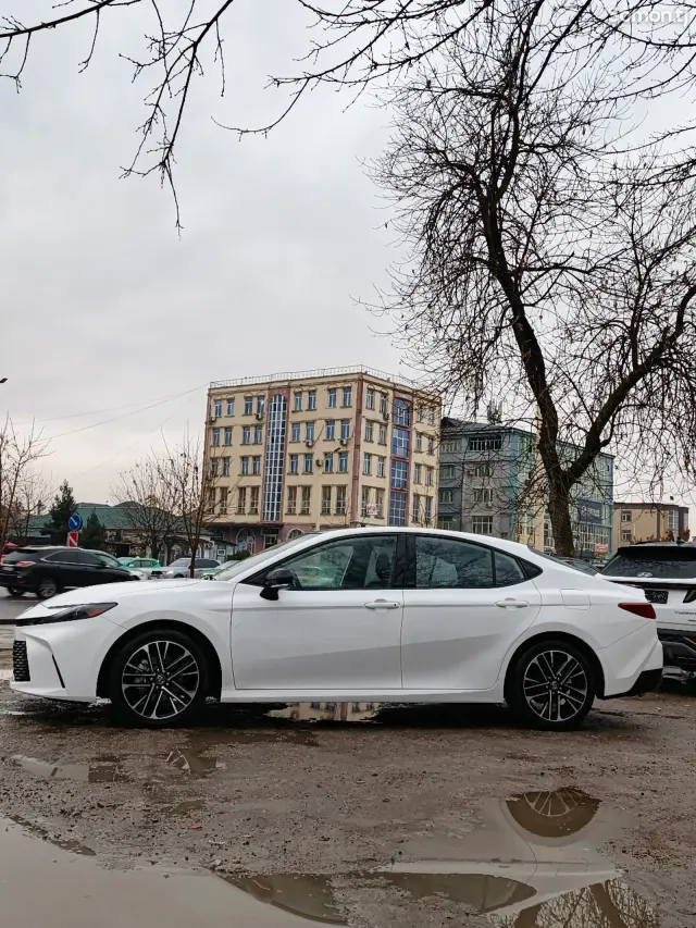 Toyota Camry 2025 · 2.5 AT