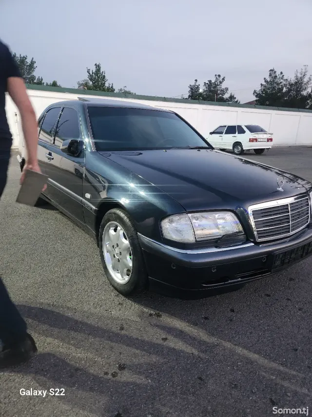 Mercedes-Benz C class 2000 · 2.0 AT