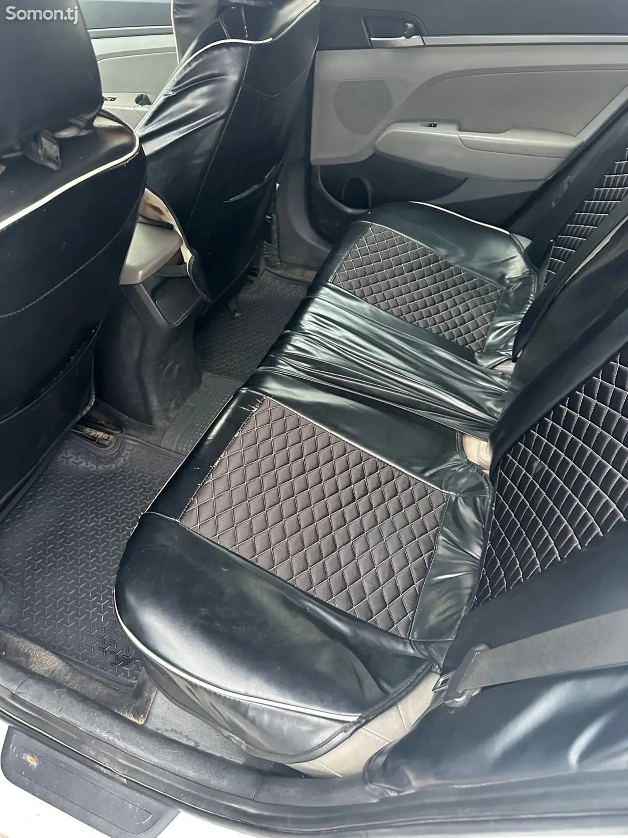 Hyundai Elantra 2017 · 2.0 AT