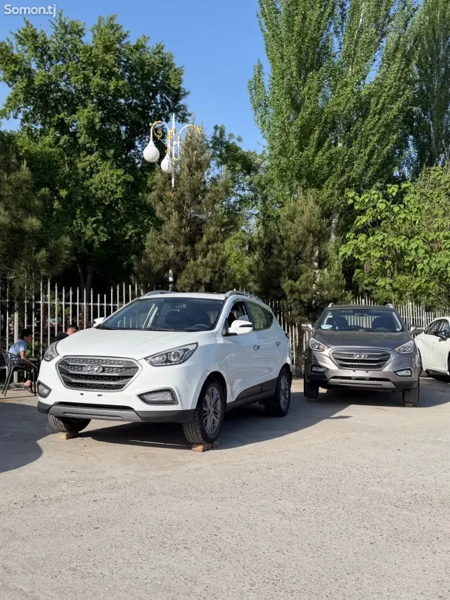 Hyundai ix35 2015 · AT