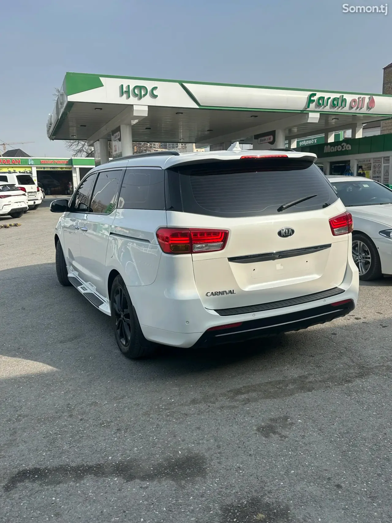 Kia Carnival 2015 · 2.2 AT