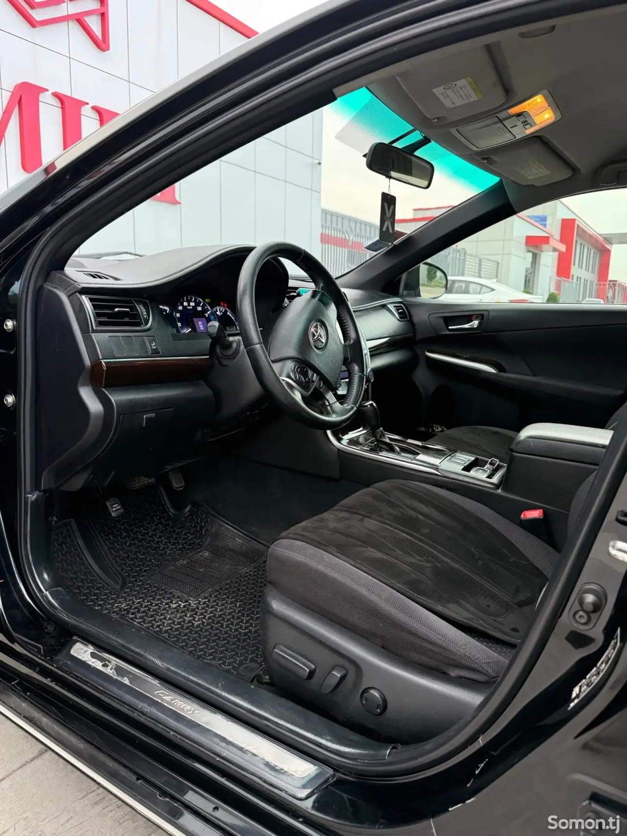 Toyota Camry 2013 · 2.5 AT