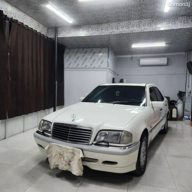 Mercedes-Benz C class 1999 · 2.0 AT