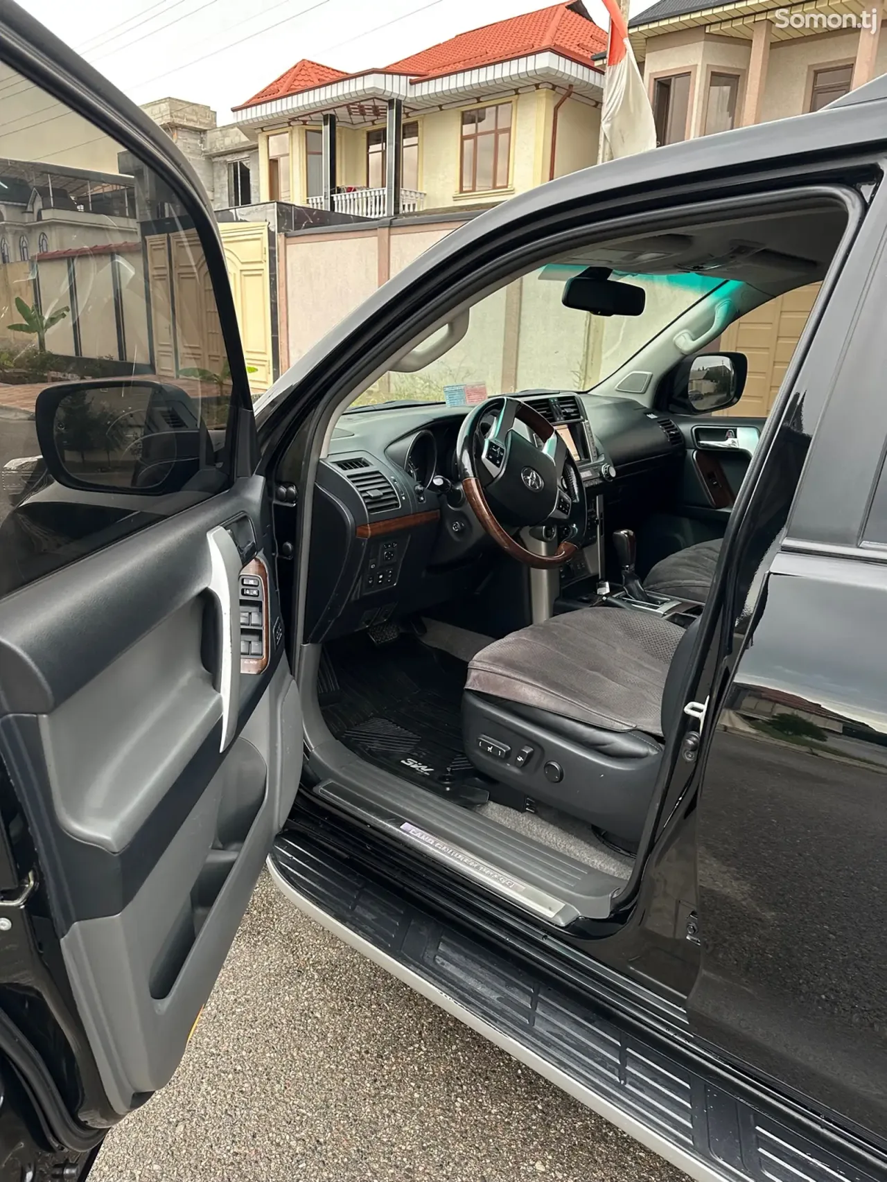 Toyota Land Cruiser Prado 2013 · 4.0 AT