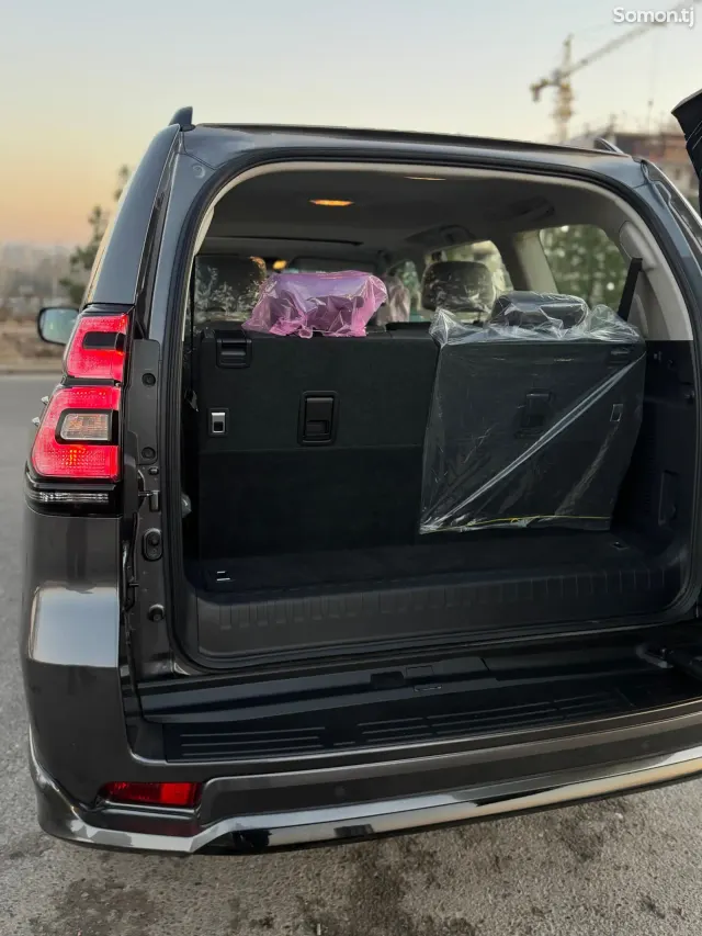 Toyota Land Cruiser Prado 2024 · 4.0 AT
