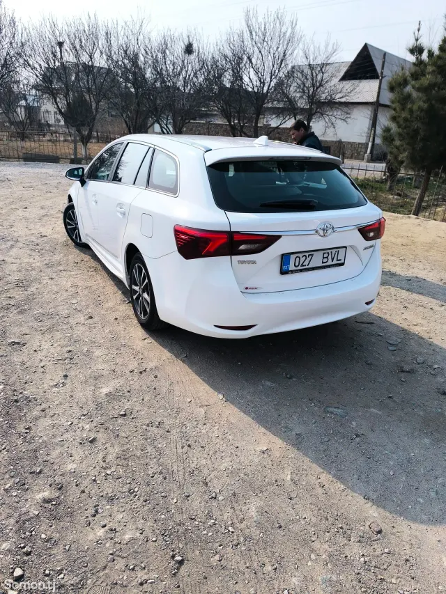 Toyota Avensis 2015 · 1.8 AT