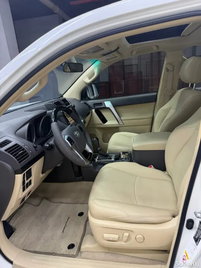 Toyota Land Cruiser Prado 2015 · 4.0 AT
