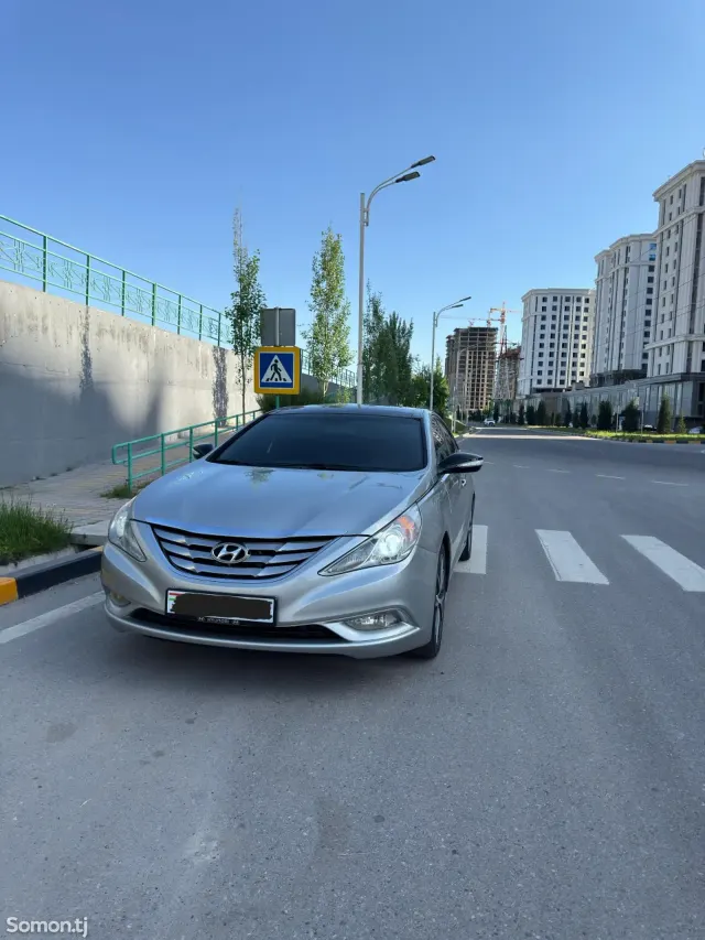 Hyundai Sonata 2010 · 2.0 AT