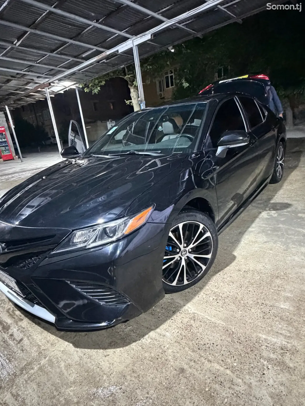 Toyota Camry 2018 · 2.5 AT