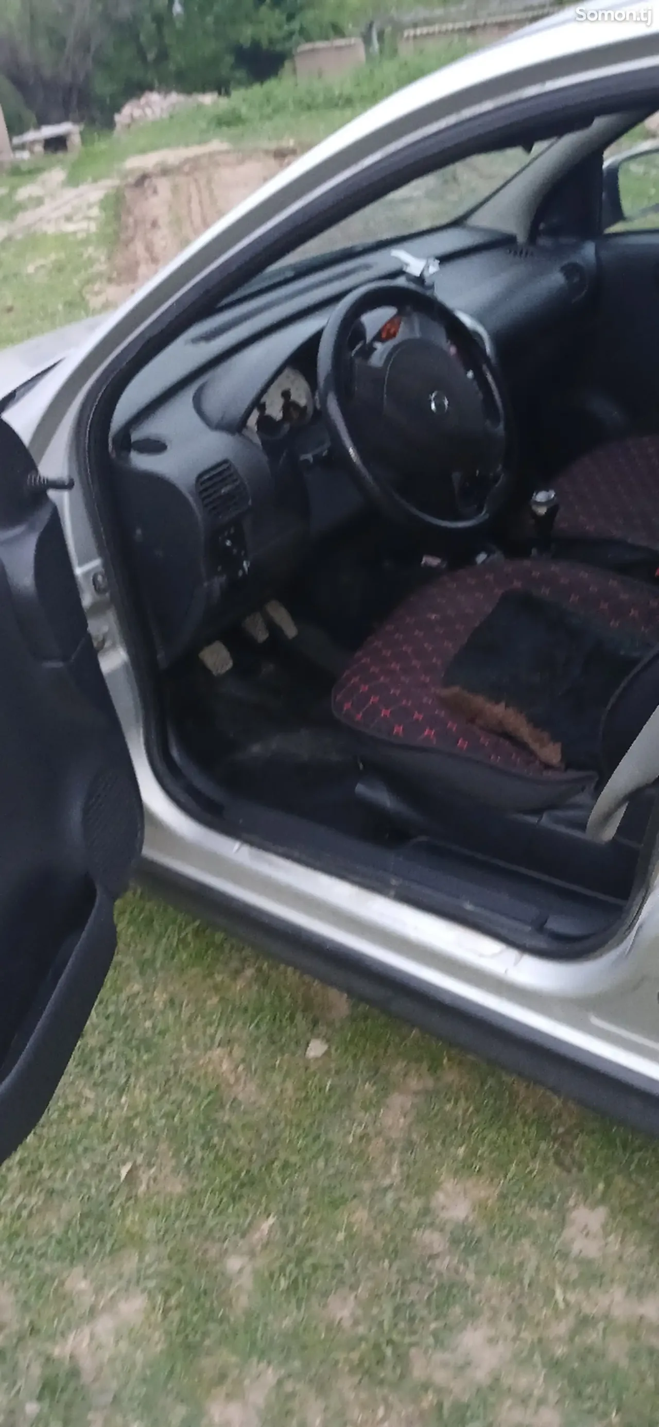 Opel Corsa 2006 · 1.6 MT
