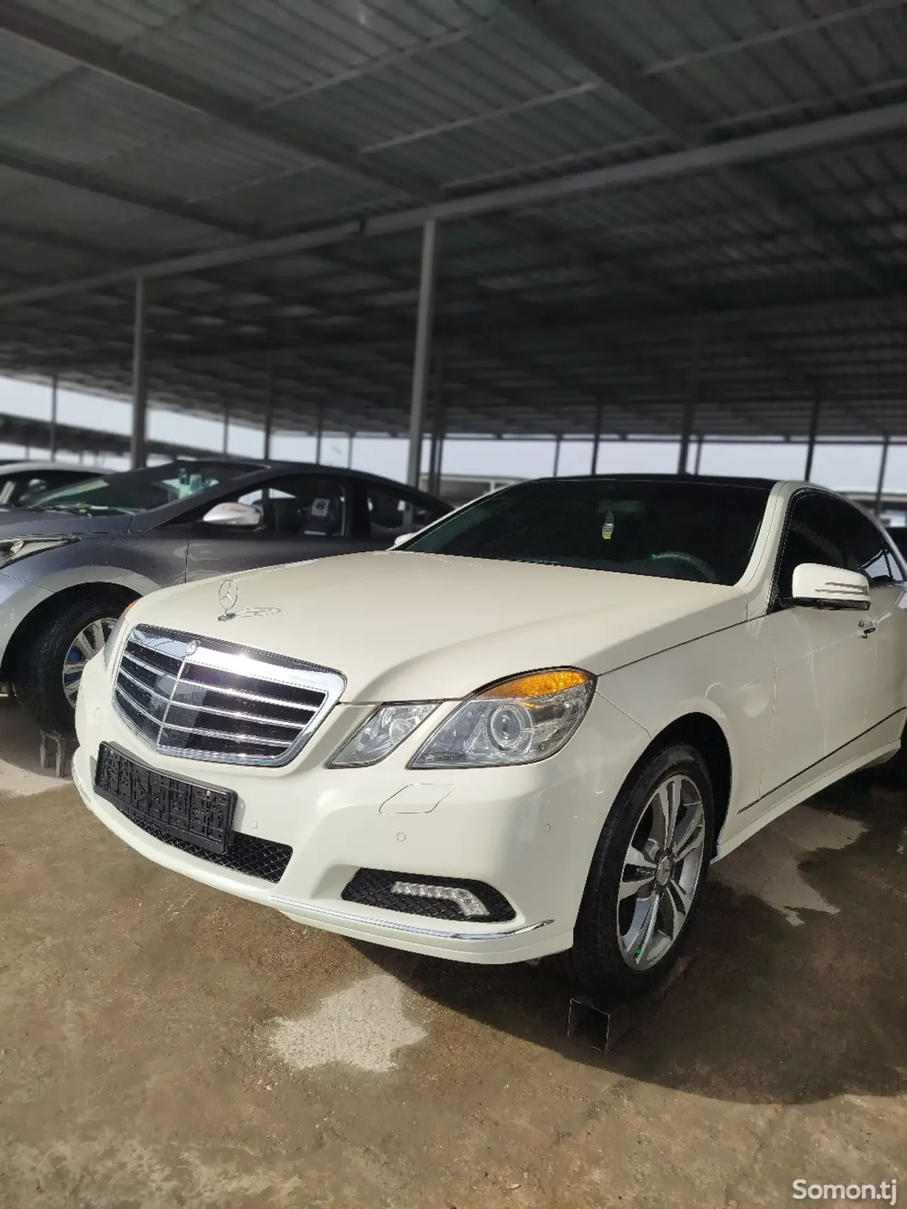 Mercedes-Benz E class 2011 · 2.0 AT