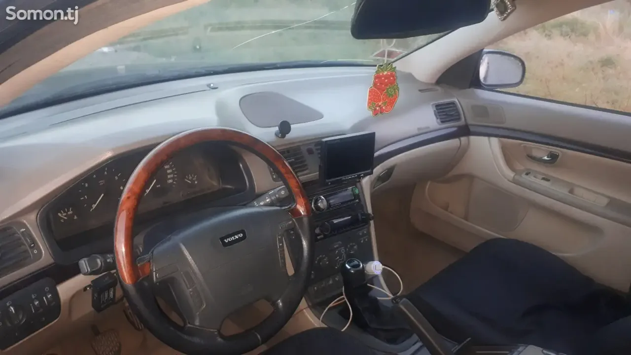Volvo S80 1999 · 1.8 MT