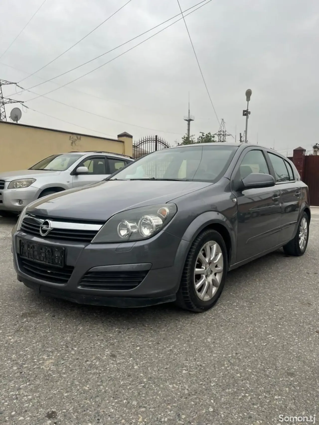 Opel Astra H 2004 · 1.6 MT