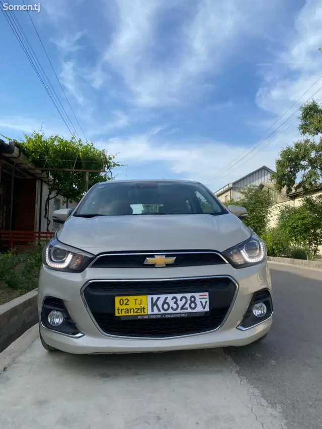 Chevrolet Spark 2015 · 1.0 AT