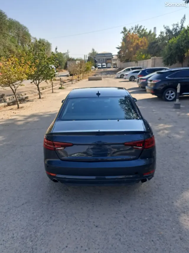 Audi A4 2018 · 2.0 AT
