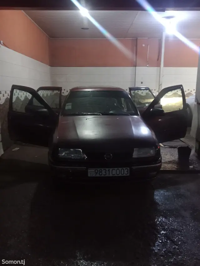 Opel Vectra A 1994 · 1.6 MT