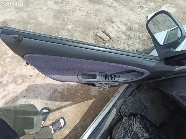 Daewoo Nexia 1995 · 1.5 MT