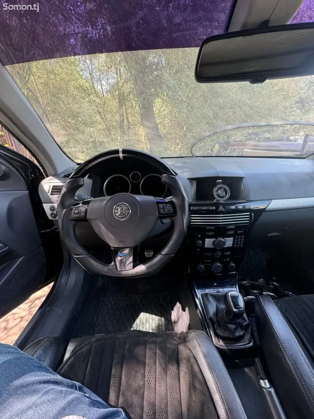 Opel Astra H 2007 · 1.8 MT