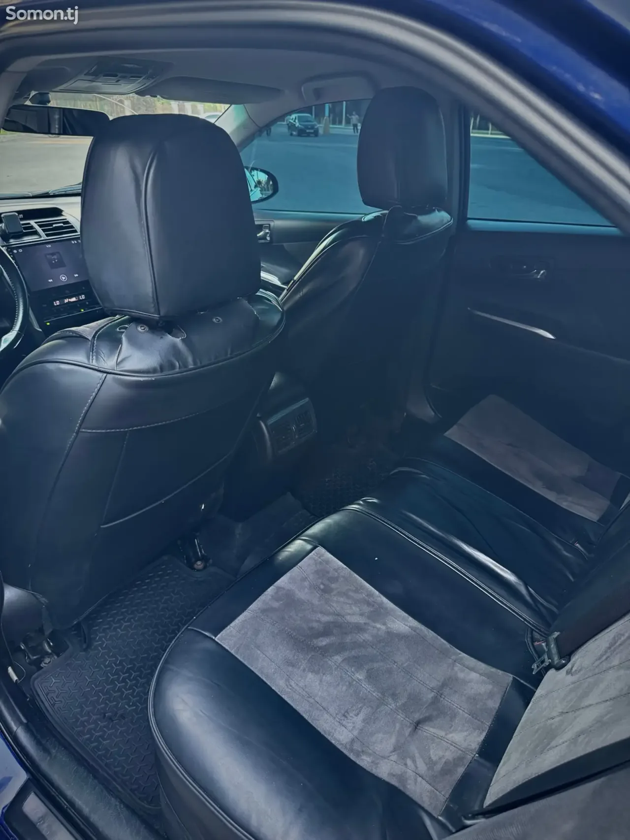Toyota Camry 2015 · 2.5 AT