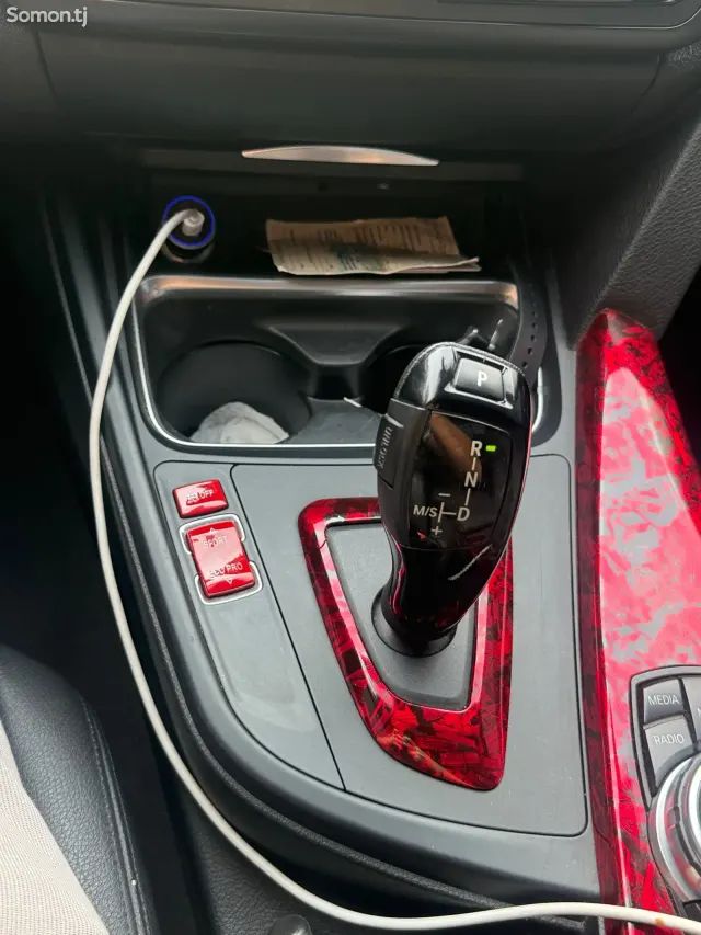 BMW 3 series 2014 · 2.0 AT