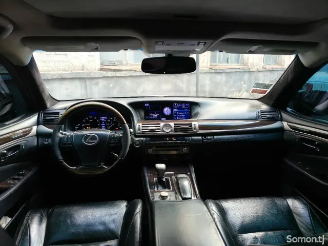Lexus LS series 2013 · 4.6 AT
