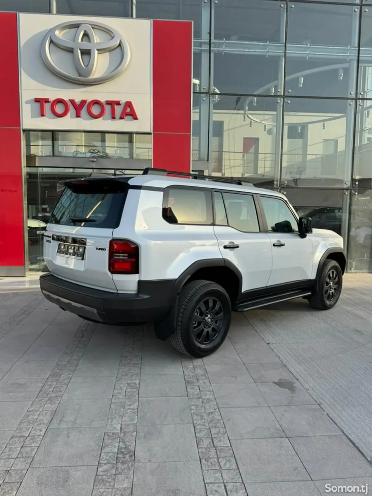 Toyota Land Cruiser Prado 2025 · 2.4 AT