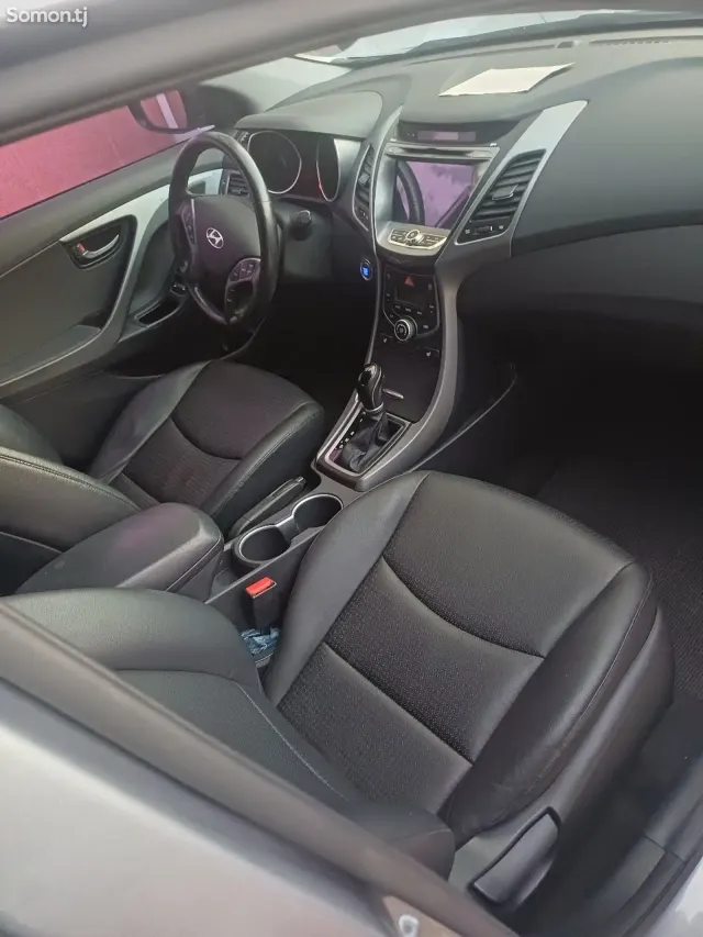 Hyundai Avante 2014 · 1.6 AT