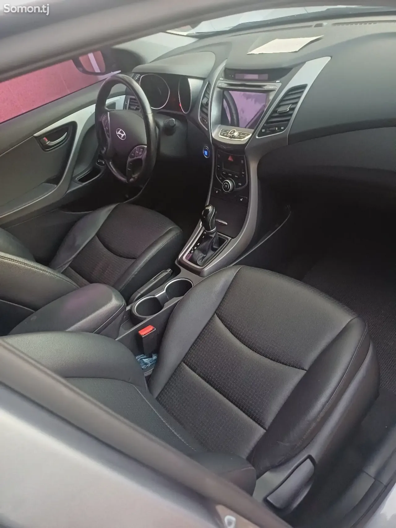 Hyundai Avante 2014 · 1.6 AT